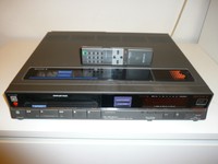 Sony SL-F30 Betamax Recorder, inkl. FB, Köpfe müssen justiert werden, sonst OK