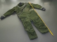 Flieger Seenot Kombi Bundeswehr oliv Größe 3 Piloten kombination wasserdicht ?