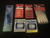 Blue Fox Tintenfischimitation + Octopus + 2 x Forellenmaden + 2 x Balzer Haken