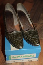 Vintage Shenanigans Womens Trix Mustard Faux Alligator Heels Shoes Size 8 Aa