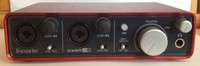 Focusrite Scarlett 2i2 USB-Audiointerface (1. Generation)