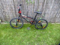 BMX Fahrrad der Marke Feltbikes in schwarz