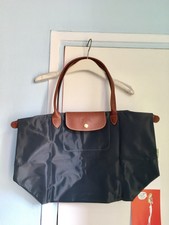 Longchamp L Longchamp L