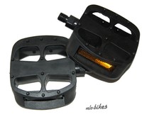 Pedalen Pedal  1/2" Gewinde schwarz  SP-405 Kunststoff