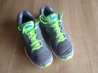NIKE Sneaker Sportschuhe Freizeitschuhe grau-grün Gr 42 US8,5 UK7,5
