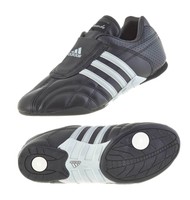 ABVERKAUF: adidas Sneakers adilux schwarz/grau Gr. 8   Slipper - Taekwondo-Schuh