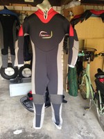 2 Tauchanzüge Neopren Halbtrocken