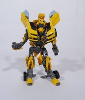 TRANSFORMERS / BUMBLEBEE / DARK OF THE MOON / LEADER CLASS / DOTM / HASBRO 2011