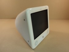 Apple eMac 700MHz 17in PowerPC G4 PowerMac 4 4 White 40GB Hard Drive Memory 640M