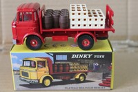 Dinky toys 588 BERLIET GAK Camion Kronenbourg PLATEAU BRASSEUR Red