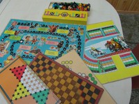 DDR Brettspielsteine, Spielbretter, Würfel, Sandmännchen,Pferderennen, Hütchen