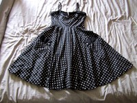 Rockabilly Kleid Tellerrock Petticoat schwarz weiß Punkte H&M 38