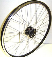 26" MTB Shimano Nabendynamo HB-NX32  Vorderrad Felgenbremse Felge  geöst  NEU