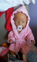 Baby Born Super Süß und mit Kleidung für die Süße