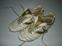 Victory / Vty / Deichmann Fussballschuhe mit Stollen Gr. 38 weiss/gold/silber