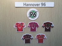 Hannover 96 Magnet Trikot verschiedene Saisons Logo Bundesliga Fussball