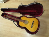 Akustische Gitarre mit Koffer Gitarrenkoffer Bauer Konzertgitarre