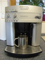 DeLonghi Magnifica Kaffeevollautomat Espressomaschine überholt guter Zustand