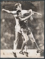 Foto ca. 1983 Fussball Bundesliga G. Schäfer VfB Stuttgart vs W. Kögl FC Bayern 