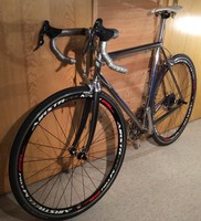 Pinarello Titan Road, Rennrad mit Titanrahmen, Campagnolo Record, lim. Auflage