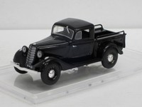 GAZ M 415 Pick Up, schwarz, 1/43, IXO/IST/Kultowe Auta PRL, m.Amjo-Vitrine
