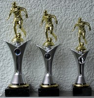 3er Serie Pokale Pokal Fußball mit Figur inkl.Gravur andere Sportarten möglich