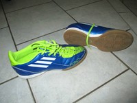 Adidas Kinder Fußballschuh F10 IN J blau/gelb Gr.38 (UK 5) Gebrauchtware
