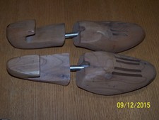 MEN'S SIZE M CEDAR WOODEN SHOE TREE, STRETCHERS PAIR IN EUC