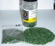 8.5 oz Bottle Uroboros Coe 90 Glass Fusing Frit - Kelly Green