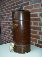 Alte Kaffeeschütte mit Knauf, Ladeneinrichtung