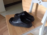 Rundholz Latschen Pantoletten Leder schwarz 39