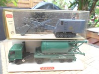 1 LKW und 1 Kran in 1:87, 2 x unbekannt, ohne OVP.