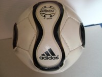 X-Mini-Fußball "Teamgeist" von adidas von der WM 2006 in Deutschland. 