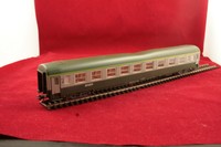 Defekt!Roco Spur H0 SNCF Schnellzugwagen 1./2.Klasse in grün/guter Zustand