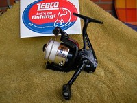 ZEBCO  Angelrolle mit Frontbremse Größe 3000  kompl. mit Schnur 