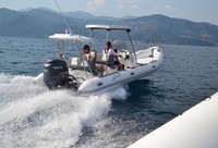 RIB Schlauchboot mit Festrumpf, Steno 750 mit 300 PS Verado