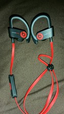Powerbeats 2 wireless Bluetooth earbuds