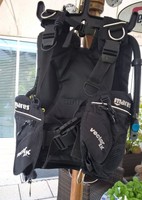 Mares Tarierweste+ 4 Tauchanzüge+ Kopfhaube + Schuhen + Flossen