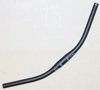 LENKER XLC COMP ERGO BAR HB-C08  31,8 MM  BREITE 600  MM 27 GRAD  ALU BUTTED