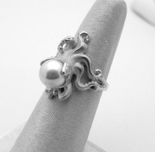 NEW 925 Sterling Silver White Pearl OCTOPUS RING NEW size 6