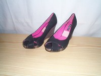  Pumps -- PeepToe -- Schwarz -- Absatz 10 cm -- Gr. 41