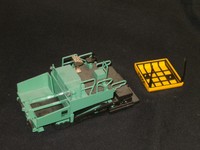  NZG Vögele Super 1800 Asphaltfertiger 1:50 FEHLTEILE / DACHSTÜTZEN VERBOGEN 