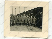Foto, Wehrmacht, Soldaten auf dem Bahnhof in Tromsø, Norwegen