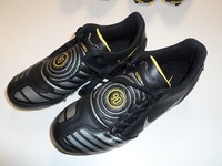 Nike Total ninety 90 Fussballschuhe 318873 - 007 GR. 33,5 - 21 cm. "NEU"