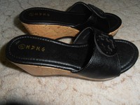 super chice  Pantoletten  mit Keilabsatz  von  MDMG -  Gr. 40  - Neu  !!