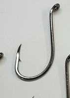 10 ungebundene Welshaken / Wallerhaken mit Öhr Größe 8/0 kräftig & scharf 