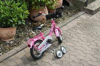 Puky Kinderfahrrad Z 2--12 Zoll---ganz wenig gefahren!!Stützräder!!Belohnung??