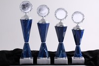 Pokale Silber-Blau in verschiedenen Größen incl. Emblem und Ihrer Gravur