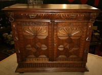 Kommode mit Löwenköpfen 2türer !!!  Nr. 2961