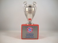 UEFA-Champions League tm Pokal 70mm+Sockel Sieger 2013 London FC Bayern München